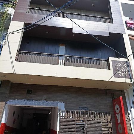 Hotel O Kl Khari Near Ashoka Park Mein Metro Neu-Delhi Exterior foto